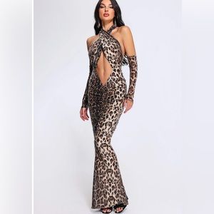 BELLA BARNETT Wilburta Halter Sequin Dress. NEW WITH TAGS